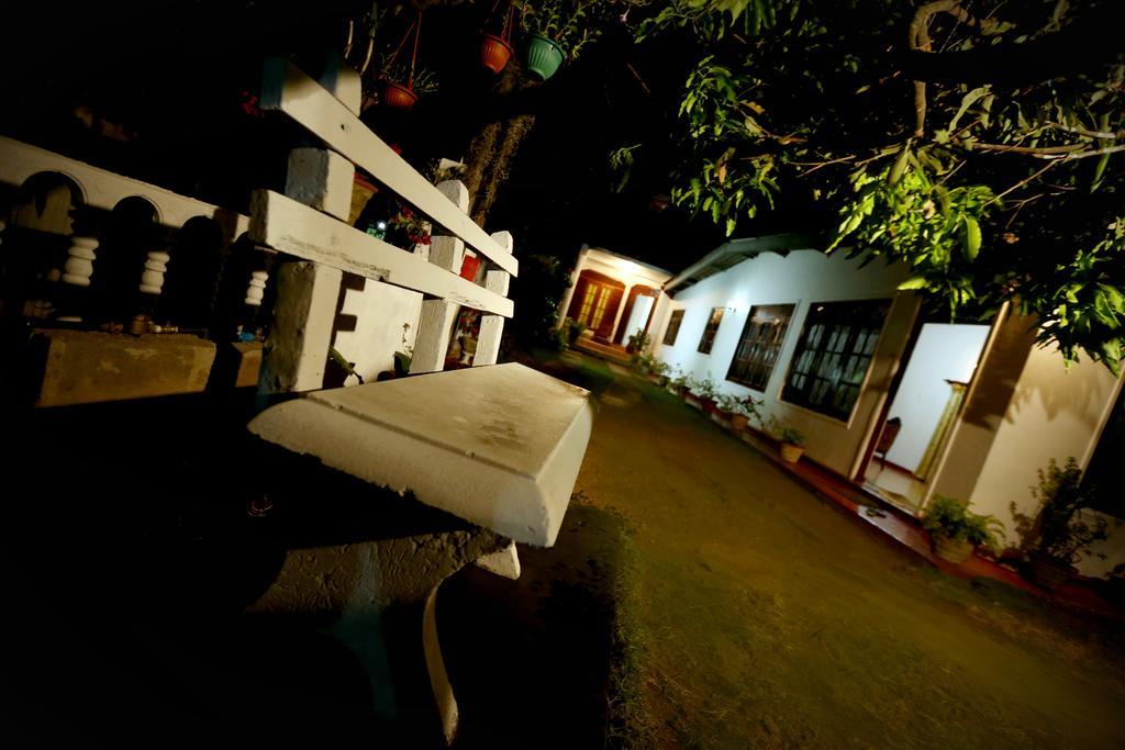 Travellers Home Kandy Extérieur photo